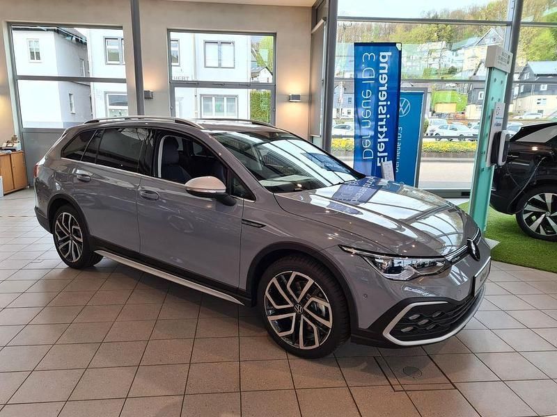 Grau Gebraucht 2021 VW Golf Alltrack Kombi | 31.000 € (Etwas zu teuer) - Bild 1/4