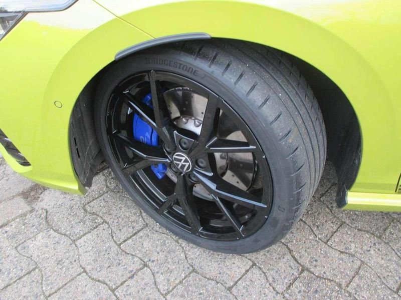 Gebraucht VW Golf VIII Edition 333 PS (244 kW) 2023 Limonengelbmetallic Limousine