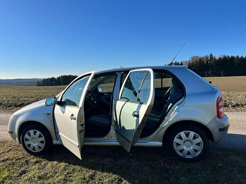 Gebraucht Skoda Fabia 75 PS (55 kW) 2001 Grau Kleinwagen
