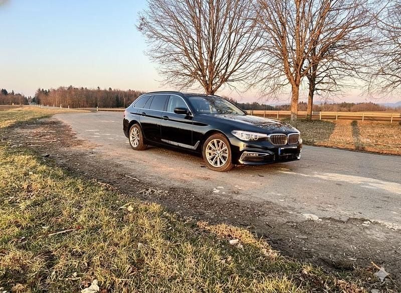 Schwarz Gebraucht 2019 BMW 530 Luxury Line Kombi | 26.400 € (Superpreis) - Bild 1/4