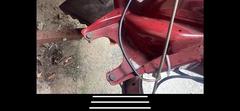 Second-hand Audi 80 90 CP (66 kW) 1983 Roșu Berlinǎ