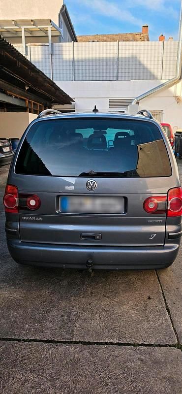 Gebraucht VW Sharan 140 PS (102 kW) 2009 Grau Van / Kleinbus
