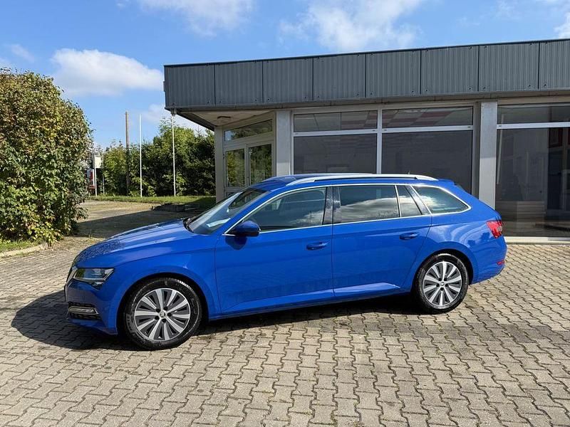 Gebraucht Skoda Superb Style 150 PS (110 kW) 2022 Blau Kombi