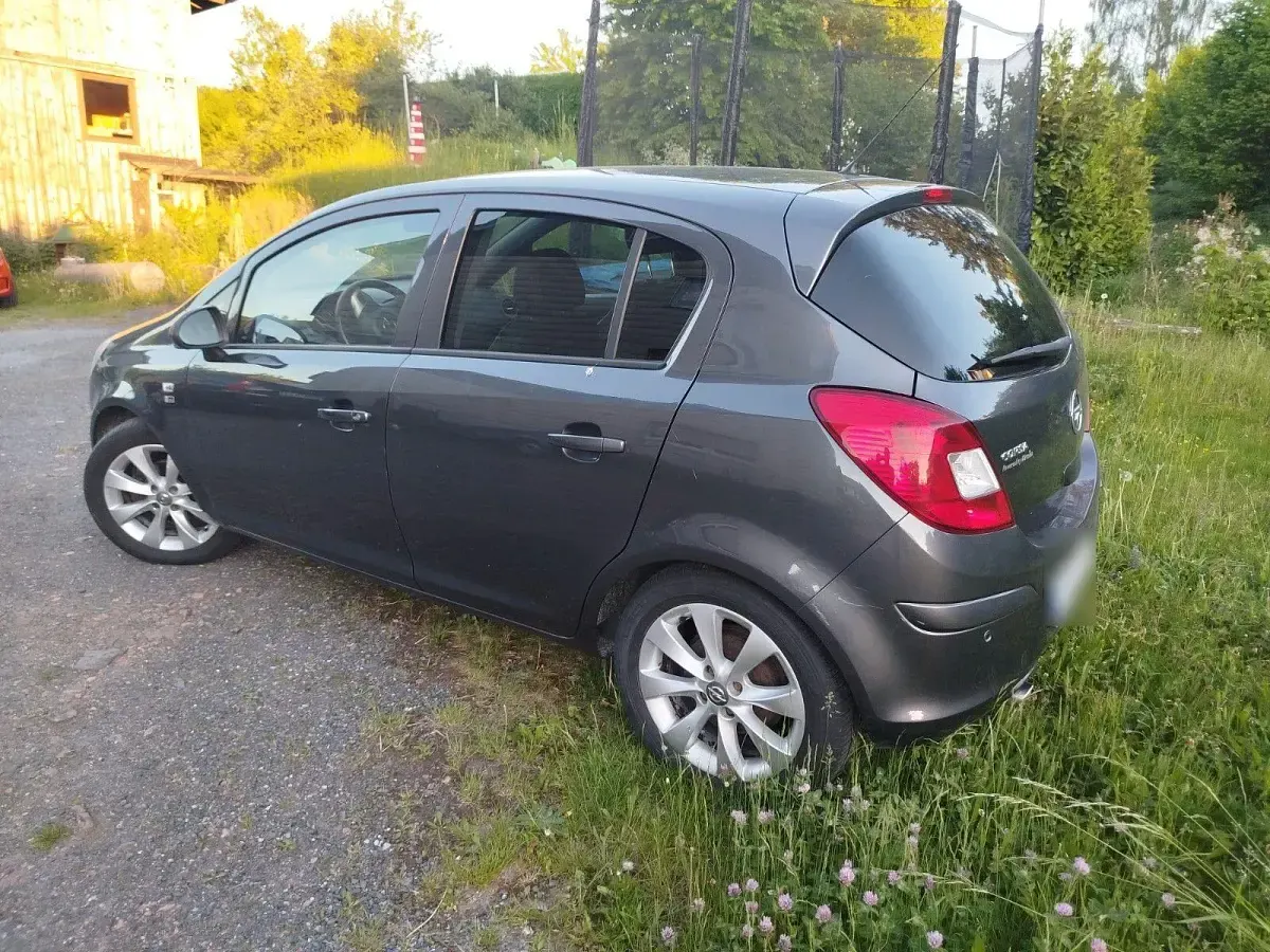 Gebraucht Opel Corsa 87 PS (63 kW) 2012 Grau Kleinwagen