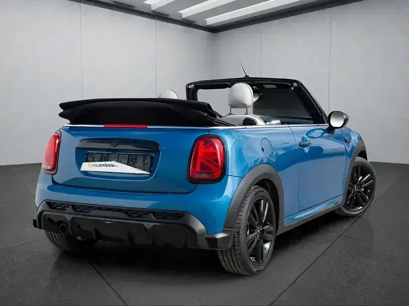 Używany Mini Cooper 136 KM (100 kW) 2023 Niebieski Hatchback