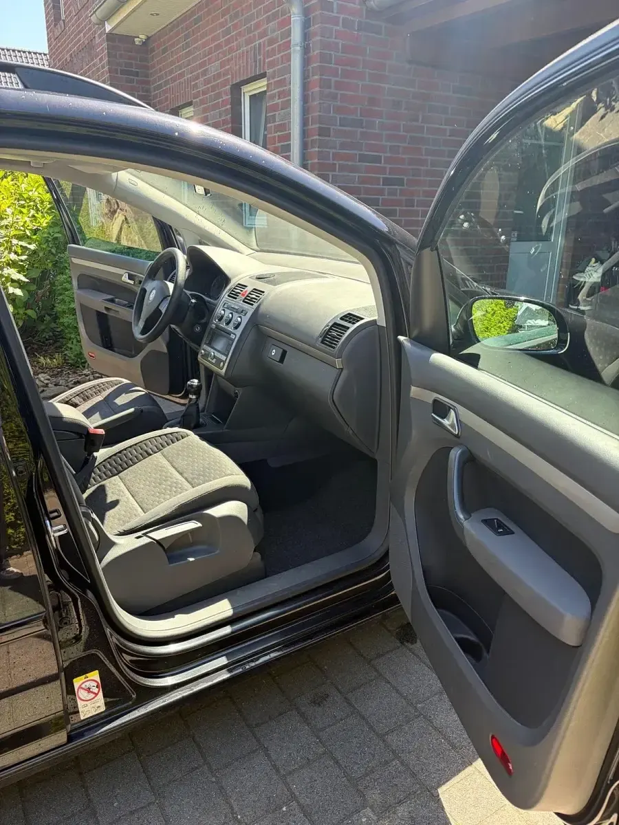 Gebraucht VW Touran 109 PS (80 kW) 2007 Schwarz Van / Kleinbus