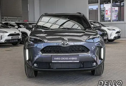Neu Toyota Yaris Cross 130 PS (95 kW) 2025 Grau SUV