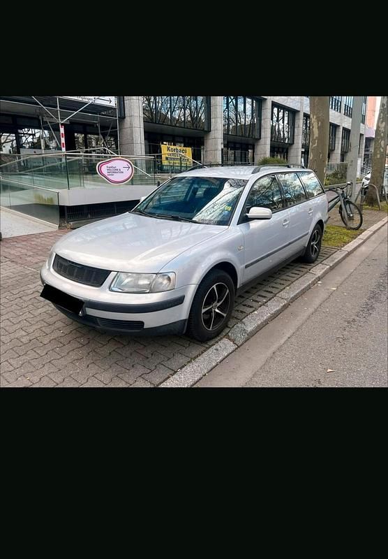 Gebraucht VW Passat 134 PS (98 kW) 1999 Grau Kombi