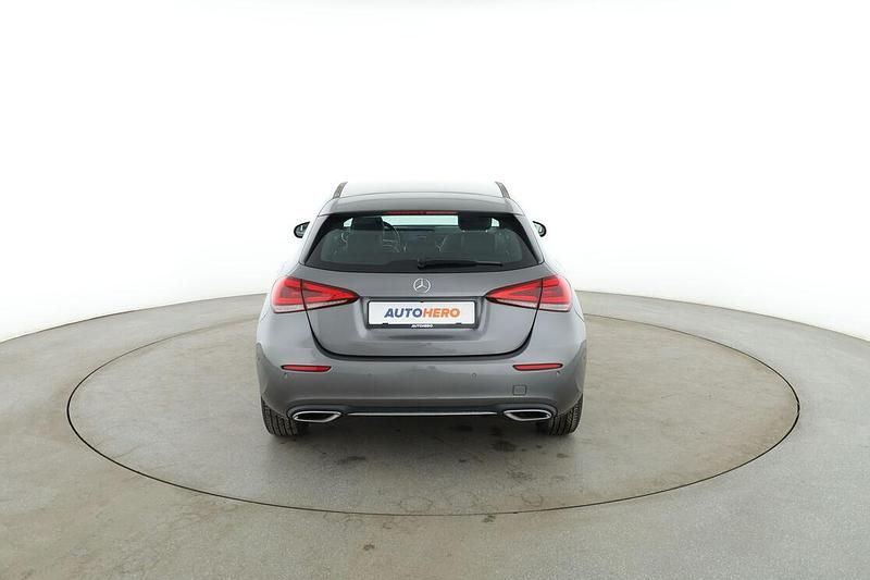 Gebraucht Mercedes A200 Progressive 163 PS (119 kW) 2020 Grau Limousine