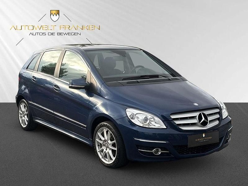 Blau Gebraucht 2010 Mercedes B200 Sport Van / Kleinbus | 5.480 € (Guter Preis) - Bild 1/4
