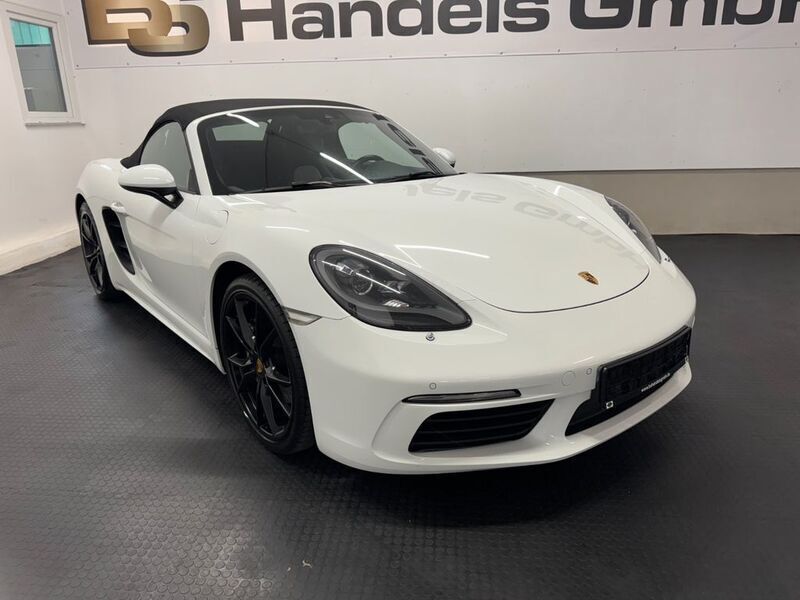 Weiß Gebraucht 2018 Porsche 718 Boxster Cabrio | 43.950 € - Bild 1/4