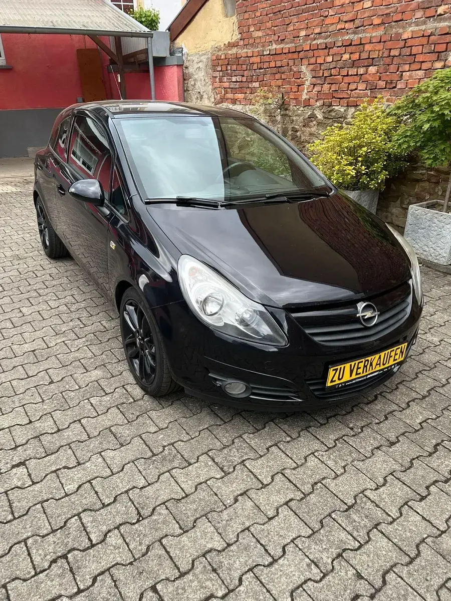 Używany Opel Corsa 80 KM (58 kW) 2010 Czarny Hatchback