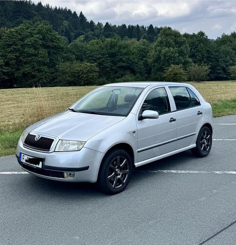 Silber Gebraucht 2001 Skoda Fabia Kleinwagen | 2.999 € (Etwas zu teuer) - Bild 1/4