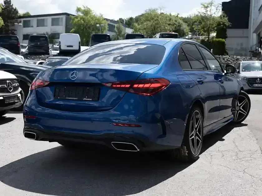 Gebraucht Mercedes C200 AMG 163 PS (119 kW) 2025 Blau metalliclack spektralblau Limousine