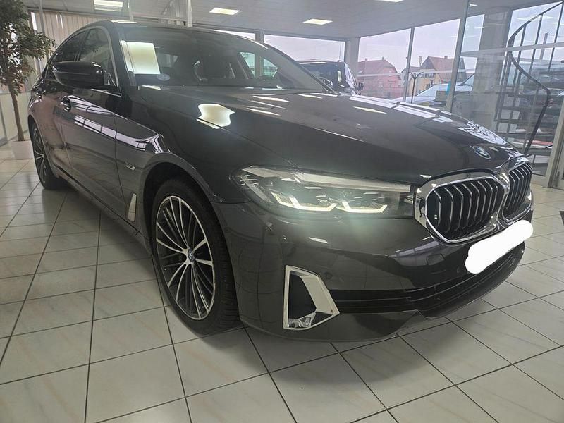 Gebraucht BMW 530 Sport Line 184 PS (135 kW) 2022 Grau Limousine