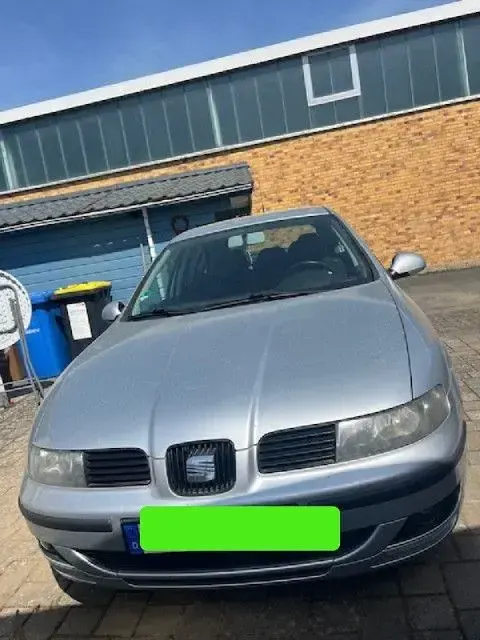 Second-hand Seat Leon 105 CP (77 kW) 2005 Argintiu Hatchback