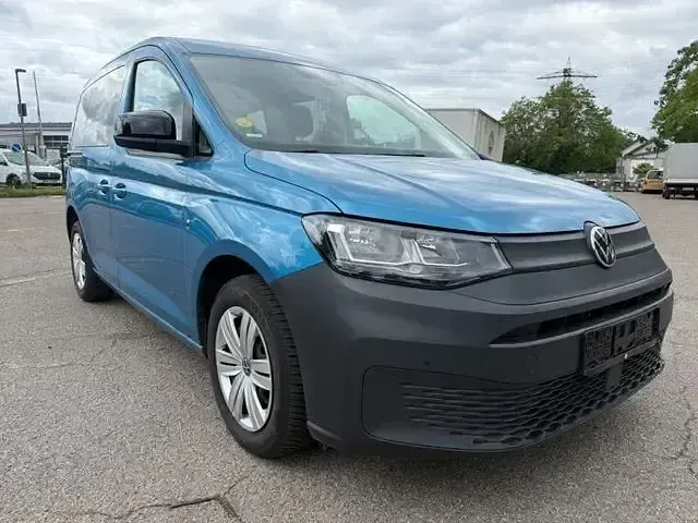 Gebraucht VW Caddy 102 PS (75 kW) 2021 Costa azul metallic Van / Kleinbus