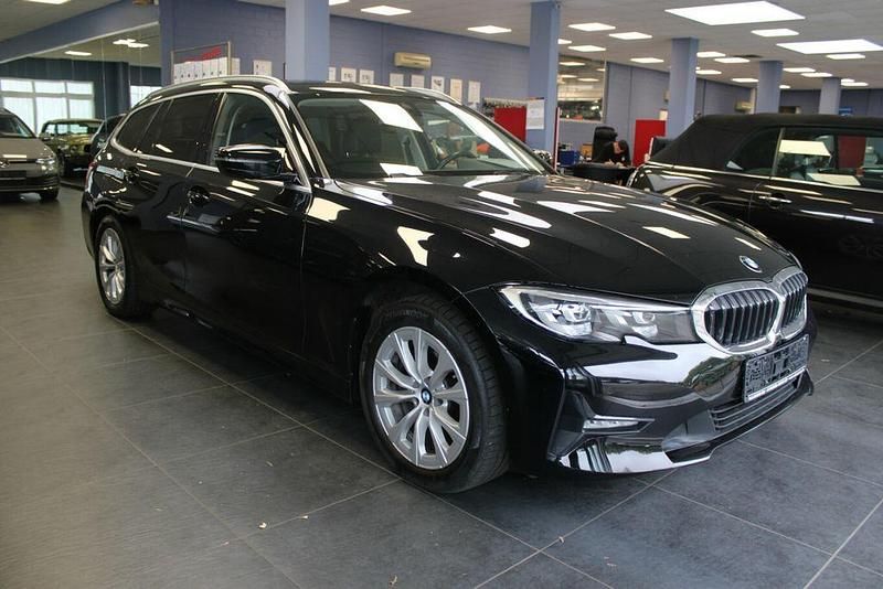 Schwarz ii Gebraucht 2020 BMW 320 Kombi | 25.980 € (Fairer Preis) - Bild 1/4