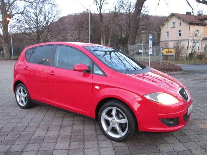 Rot Gebraucht 2006 Seat Altea Stylance Kombi | 2.850 € (Fairer Preis) - Bild 1/4