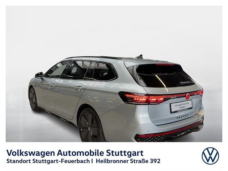 Gebraucht VW Passat R-line 193 PS (141 kW) 2026 Oyster silver metallic Kombi
