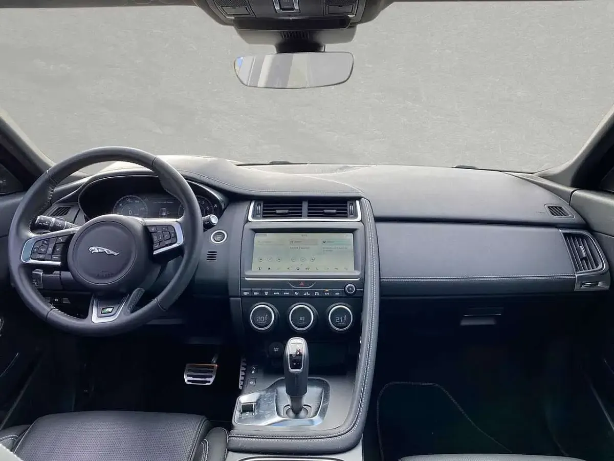 Gebraucht Jaguar E-Pace R-Dynamic 252 PS (185 kW) 2019 Schwarz (snatorini black) SUV