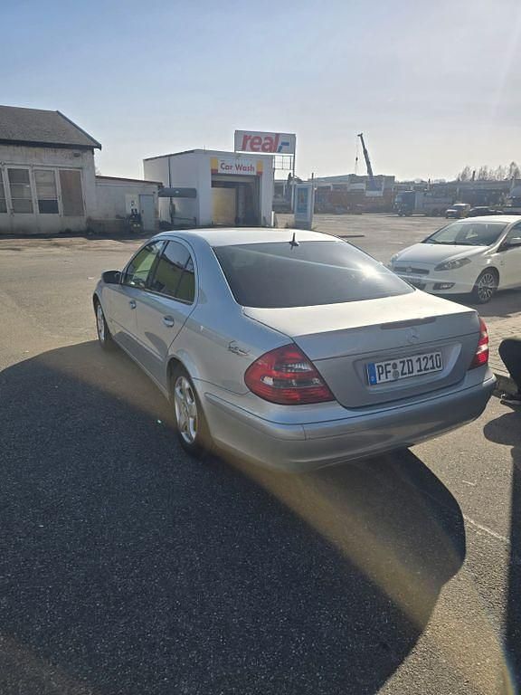 Gebraucht Mercedes E270 Classic 177 PS (130 kW) 2002 Grau Limousine