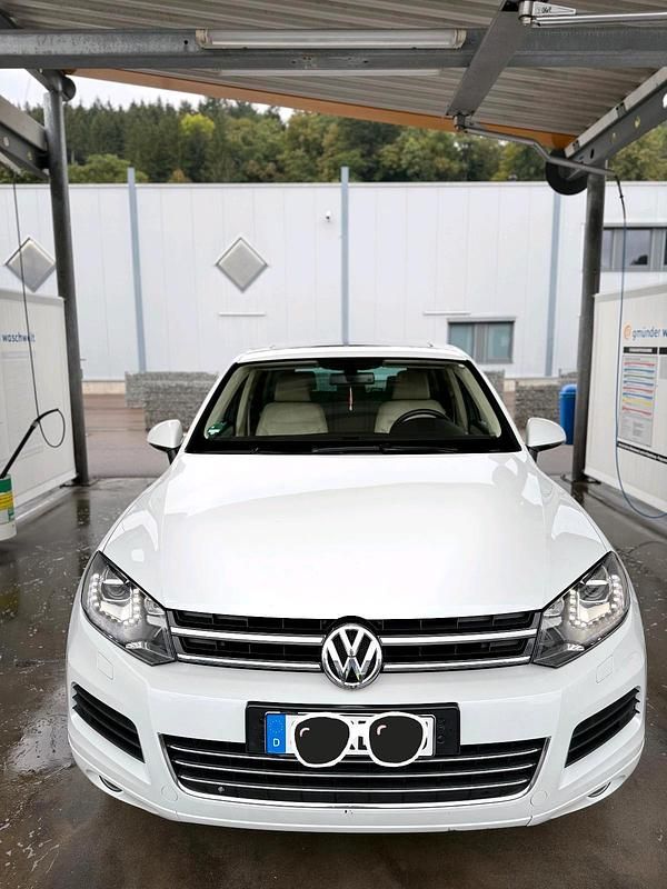 Weiß Gebraucht 2013 VW Touareg SUV | 12.900 € (Fairer Preis) - Bild 1/4
