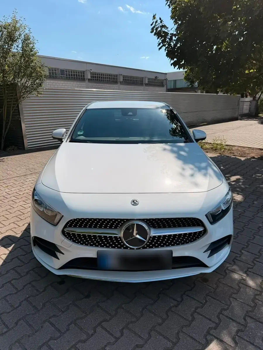 Gebraucht Mercedes A180 AMG 136 PS (100 kW) 2022 Weiß Kleinwagen
