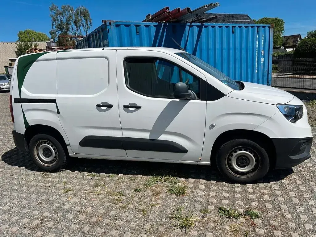 Gebraucht Opel Combo 76 PS (55 kW) 2019 Weiß Van / Kleinbus