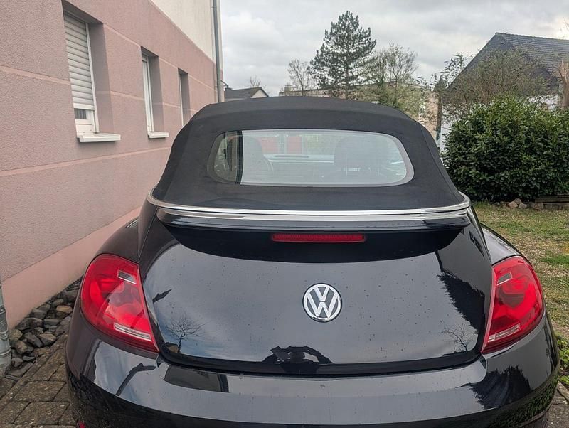 Gebraucht VW Beetle Allstar 105 PS (77 kW) 2016 Schwarz Kleinwagen