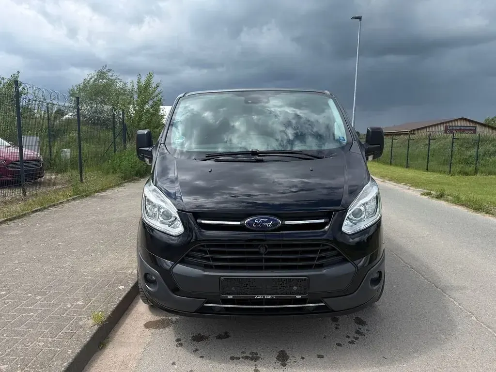 Gebraucht Ford Transit 131 PS (96 kW) 2017 Schwarz Van / Kleinbus