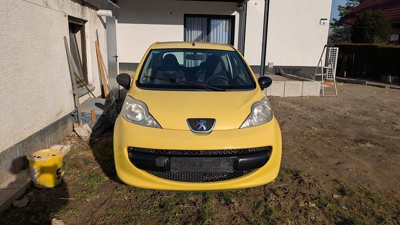 Gelb Gebraucht 2007 Peugeot 107 Kleinwagen | 1.300 € (Guter Preis) - Bild 1/4