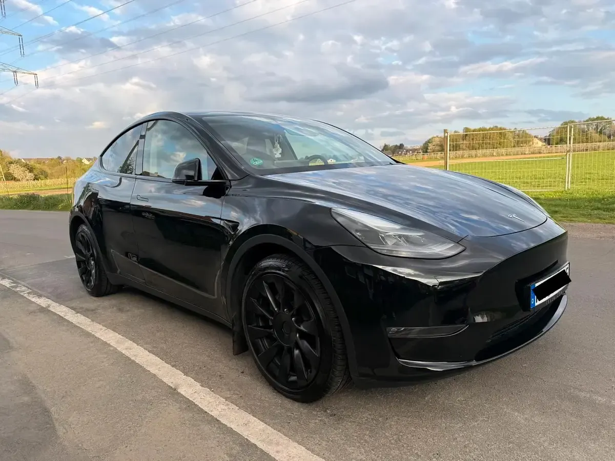 Usata Tesla Model Y 378 kW (514 CV) 2023 Nero SUV