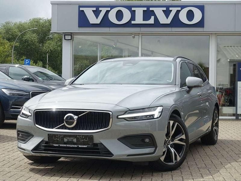 Vapour grey Gebraucht 2024 Volvo V60 Core Kombi | 33.900 € (Superpreis) - Bild 1/4