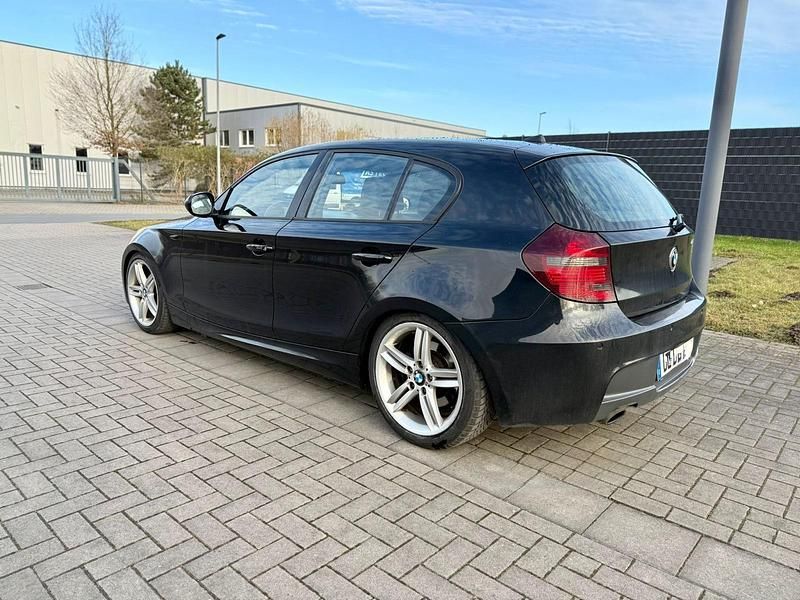 Gebraucht BMW 123 Advantage 204 PS (150 kW) 2011 Schwarz Kleinwagen