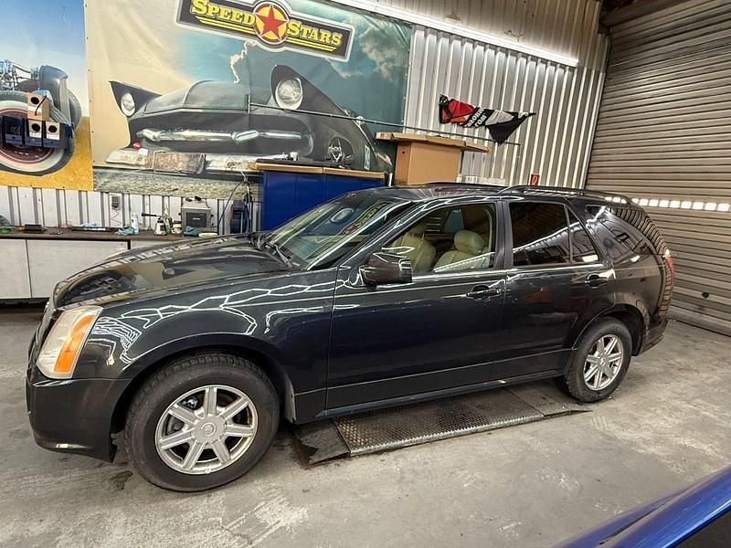 Second-hand Cadillac SRX 258 CP (189 kW) 2005 Negru SUV