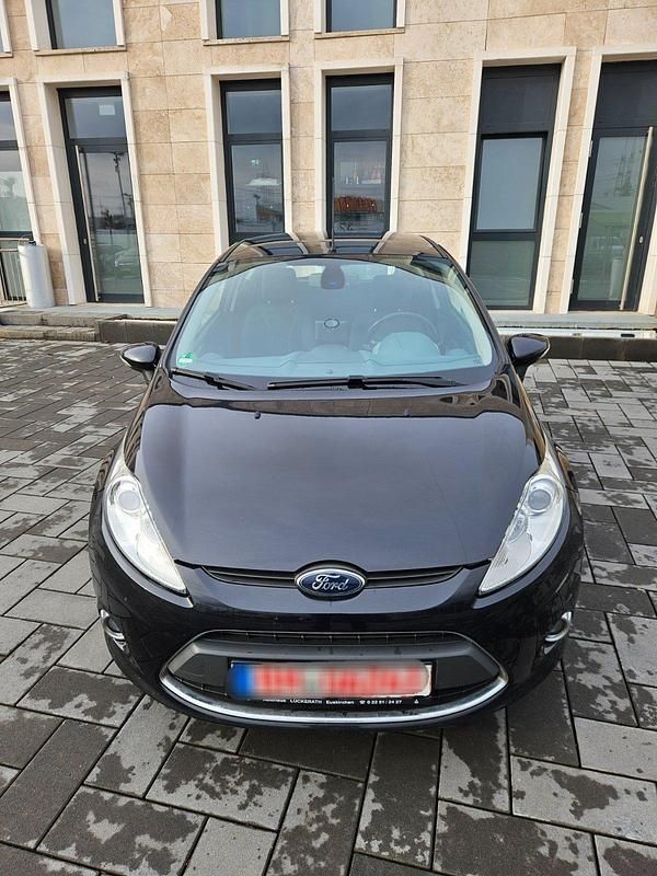 Gebraucht Ford Fiesta 96 PS (70 kW) 2011 Schwarz Kleinwagen