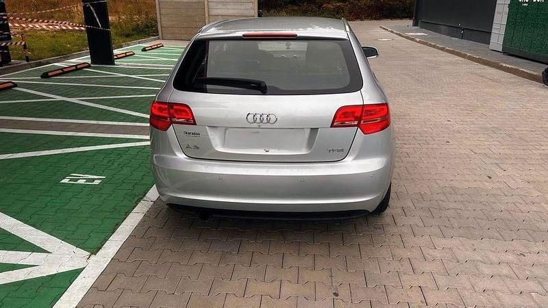 Gebraucht Audi A3 Ambiente 105 PS (77 kW) 2011 Silber Kleinwagen
