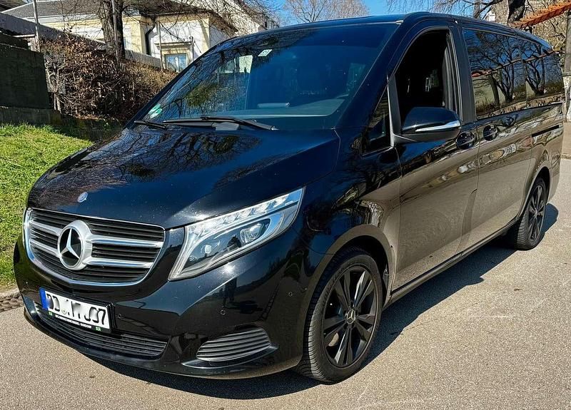 Schwarz Gebraucht 2015 Mercedes 250 Edition Kombi | 21.900 € (Etwas zu teuer) - Bild 1/4