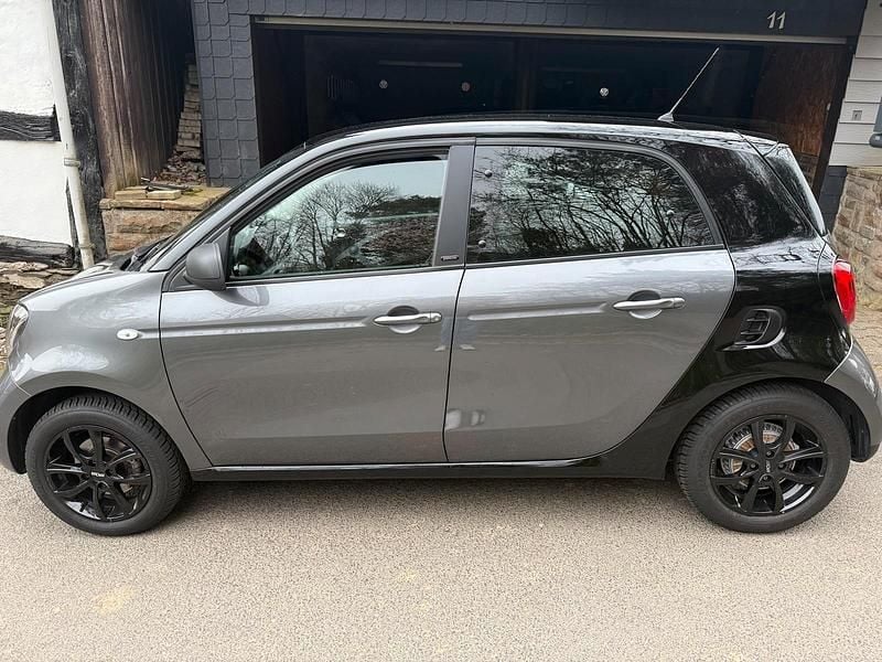 Second-hand Smart ForFour 90 CP (66 kW) 2018 Gri Hatchback