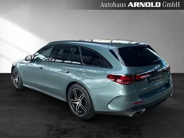 Gebraucht Mercedes E300 AMG 313 PS (230 kW) 2025 Verdesilber (metallic) Kombi