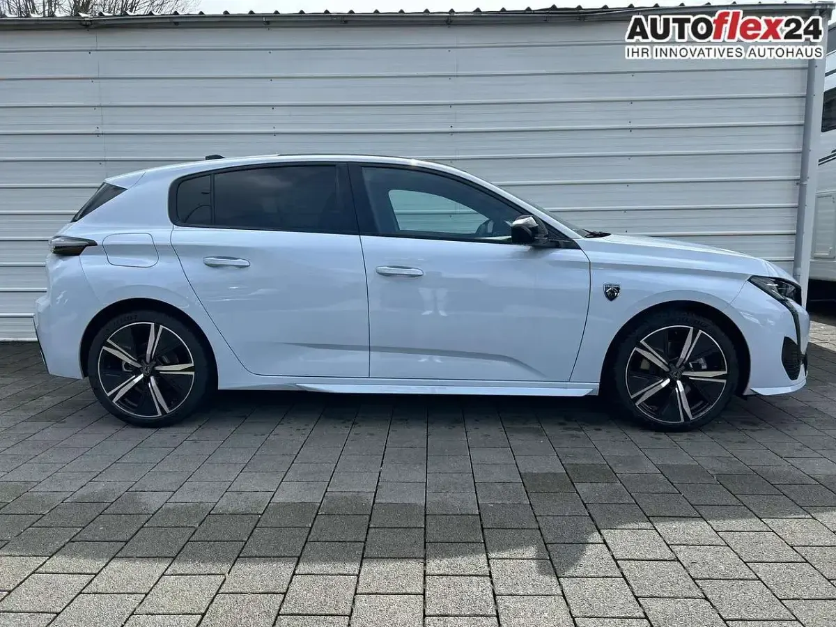 Neu Peugeot 308 GT 145 PS (106 kW) 2025 Okenite weiß Limousine