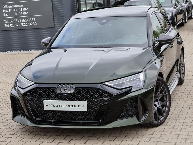 Grün Neu 2024 Audi RS3 Sportback Sport Kleinwagen | 75.950 € - Bild 1/4