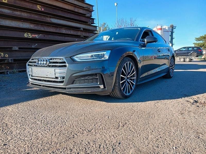 Grau Gebraucht 2019 Audi A5 Sportback Design Kleinwagen | 19.499 € (Superpreis) - Bild 1/4