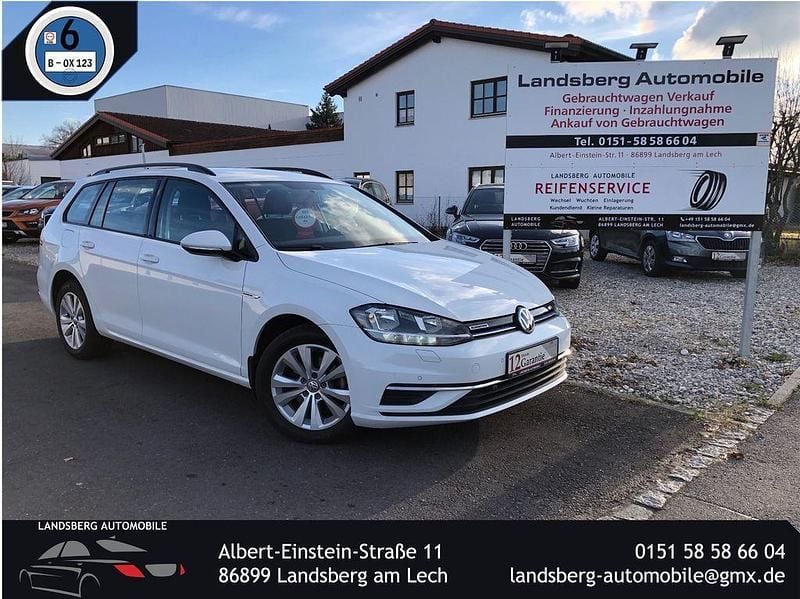 Weiß Gebraucht 2018 VW Golf VII Comfortline Limousine | 15.790 € (Fairer Preis) - Bild 1/4