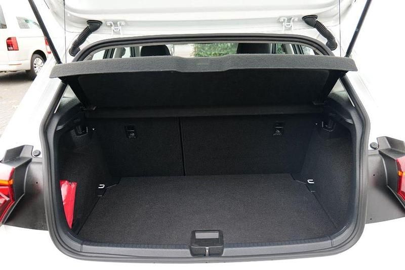 Gebraucht VW Polo Life 95 PS (69 kW) 2022 Weiß Limousine