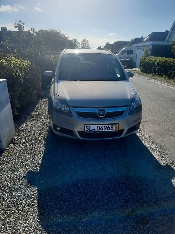 Silber Gebraucht 2006 Opel Zafira Van / Kleinbus | 850 € (Superpreis) - Bild 1/4