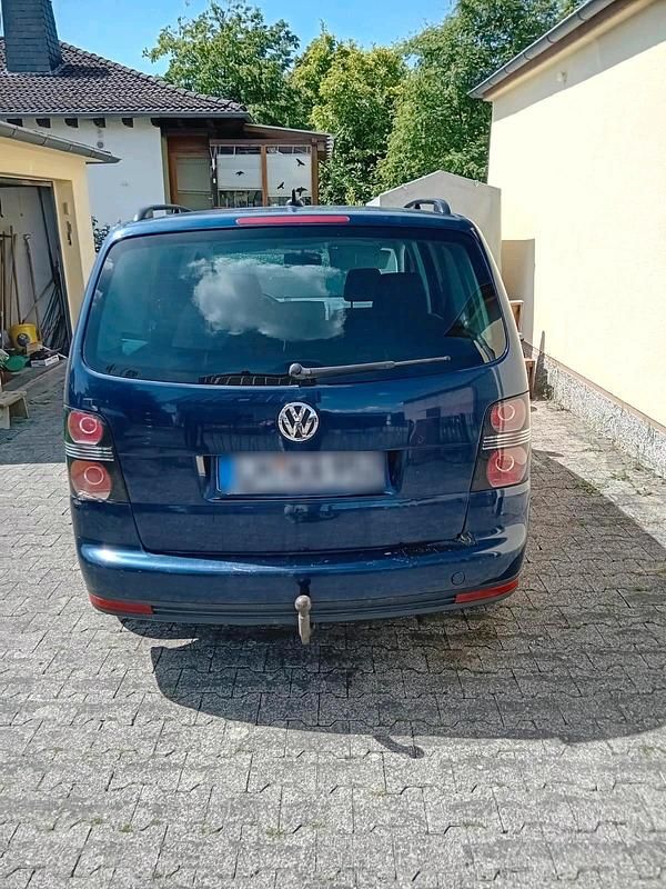 Gebraucht VW Touran 105 PS (77 kW) 2007 Blau Van / Kleinbus
