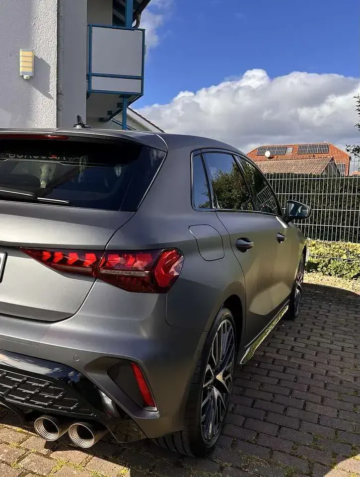 Gebraucht Audi S3 Sportback 333 PS (244 kW) 2024 Kleinwagen