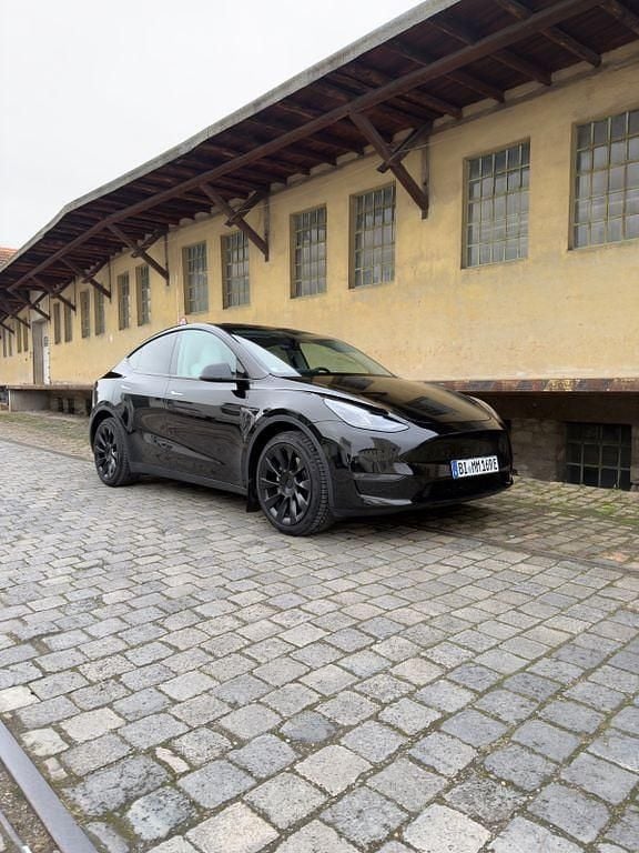 Schwarz Gebraucht 2022 Tesla Model Y SUV | 32.499 € (Fairer Preis) - Bild 1/4
